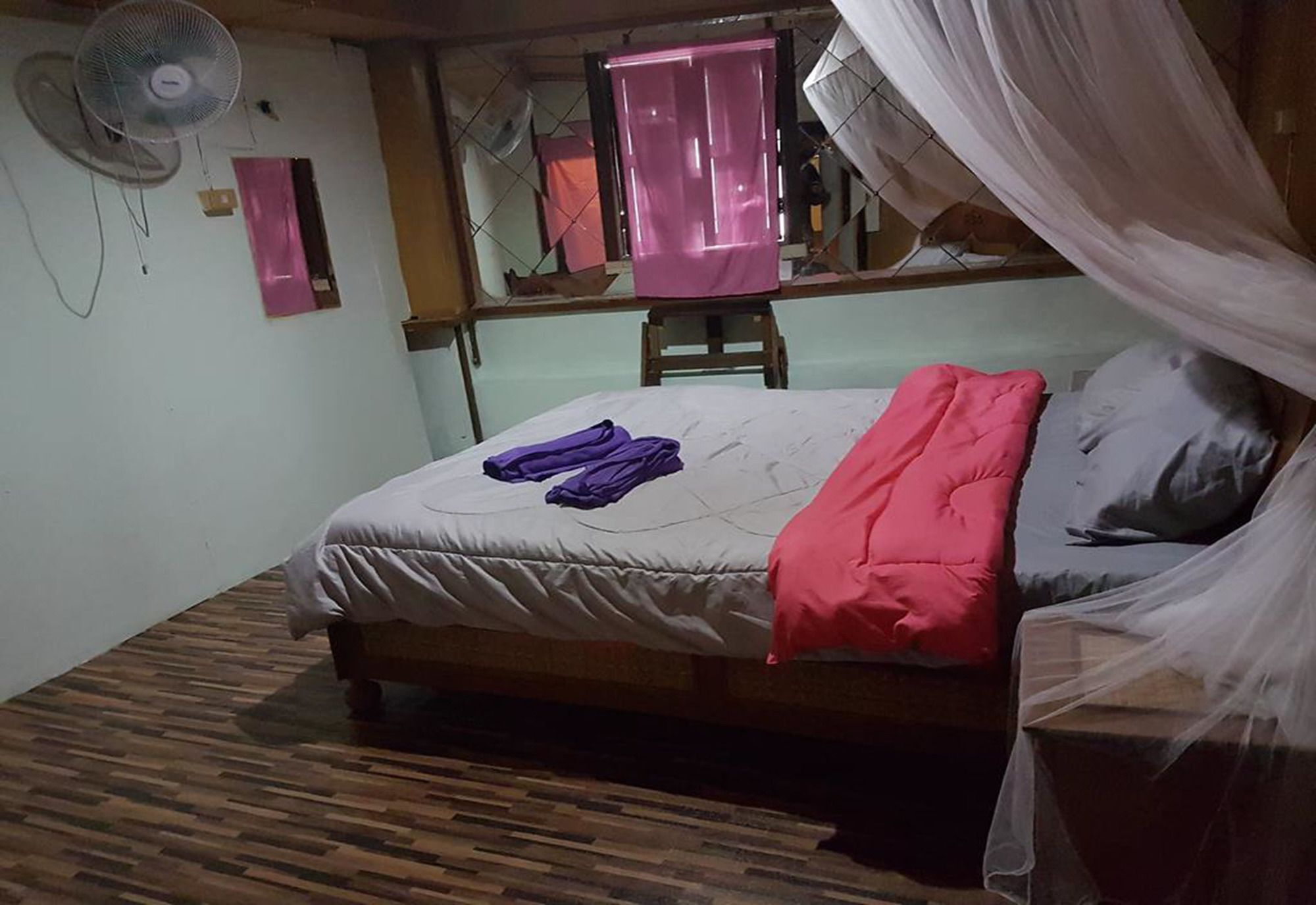 Bar 184 Party Hostel (Adults Only) Чианграй Экстерьер фото
