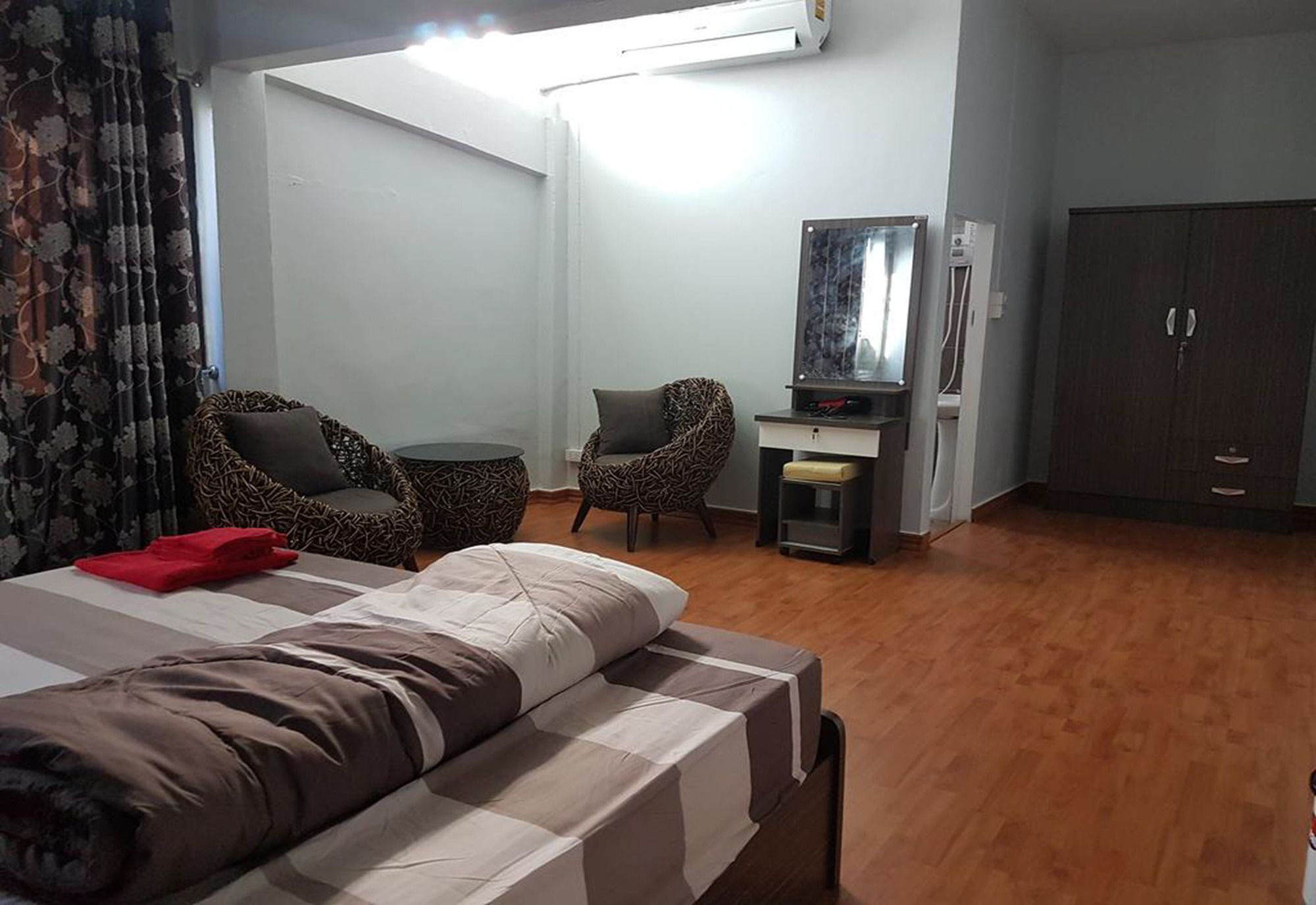 Bar 184 Party Hostel (Adults Only) Чианграй Экстерьер фото